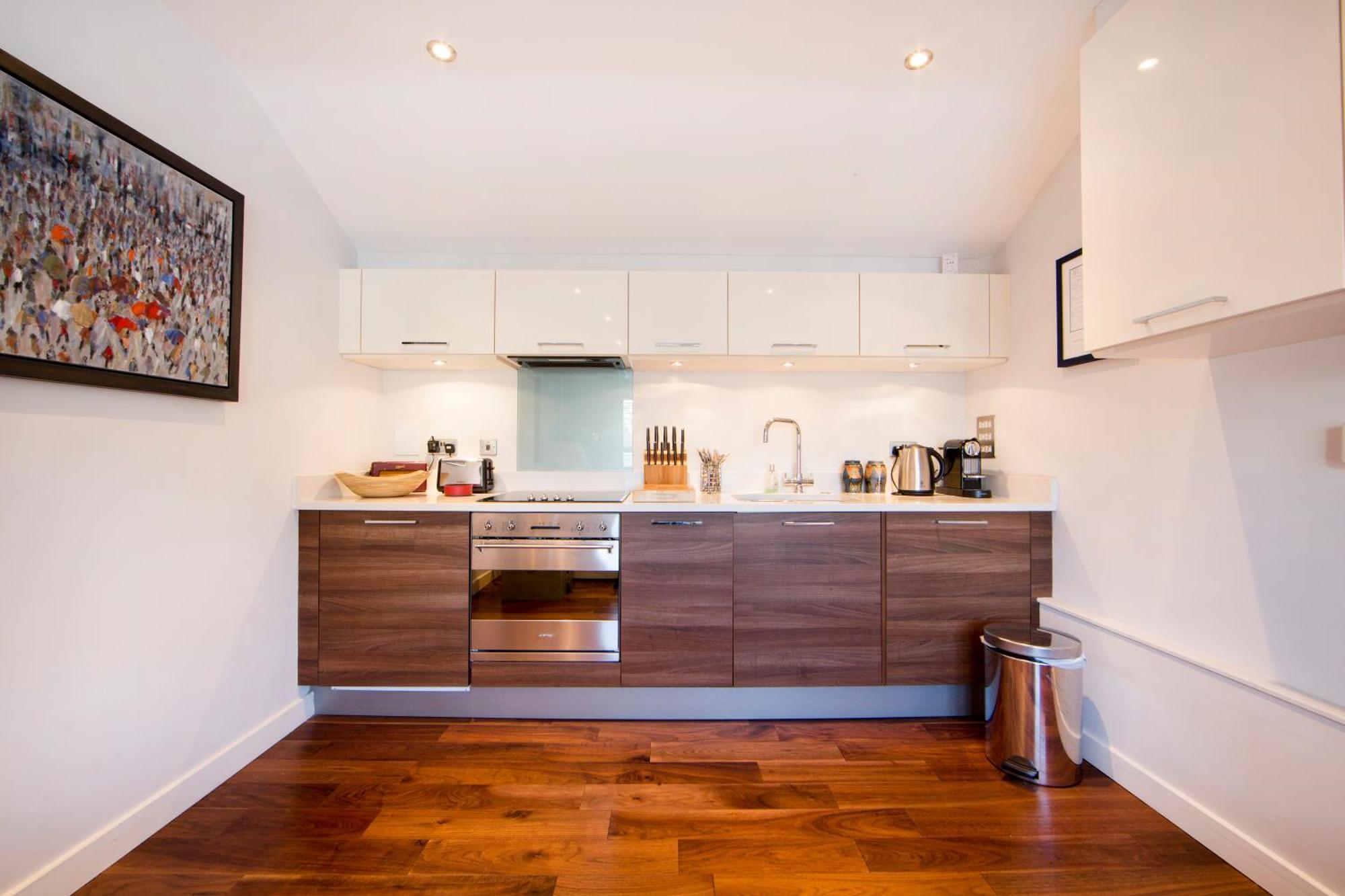 Apartment Elbe Street London